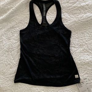 Vuori lux performance tank NWT